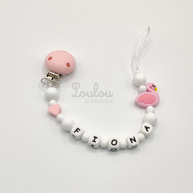 Attache tétine personnalisée 108 - Cadeau naissance -  Attache sucette avec prénom sans BPA fait main avec perles blanc, coeur, flamant, silicone - www.louloulaboutique.com - Accessoire bébé éveil