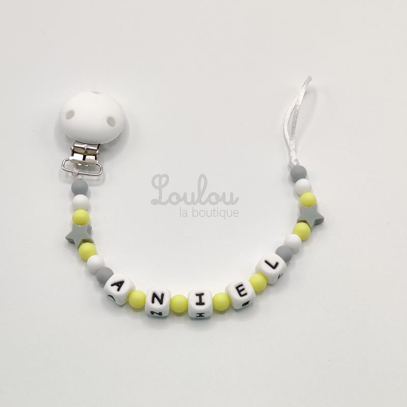 Attache tétine personnalisée 125 - Cadeau naissance -  Attache sucette avec prénom sans BPA fait main avec perles jaune, silicone, étoile - www.louloulaboutique.com - Accessoire bébé éveil