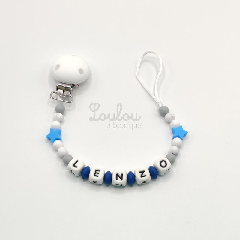 Attache tétine personnalisée 126 - Cadeau naissance -  Attache sucette avec prénom sans BPA fait main avec perles blanc, bleu, gris, silicone, étoile - www.louloulaboutique.com - Accessoire bébé éveil