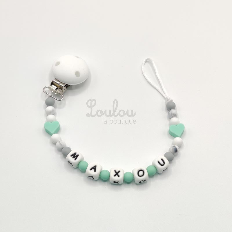 Attache tétine personnalisée 133 - Cadeau naissance -  Attache sucette avec prénom sans BPA fait main avec perles coeur, silicone, vert - www.louloulaboutique.com - Accessoire bébé éveil