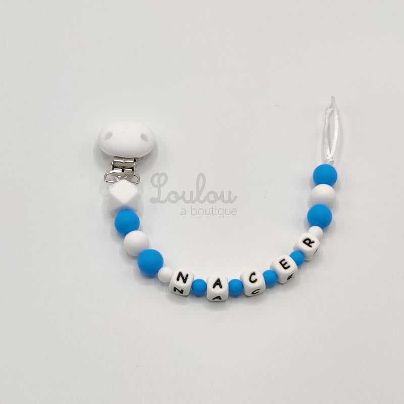 Attache tétine personnalisée 14 - Cadeau naissance -  Attache sucette avec prénom sans BPA fait main avec perles blanc, bleu, silicone - www.louloulaboutique.com - Accessoire bébé éveil