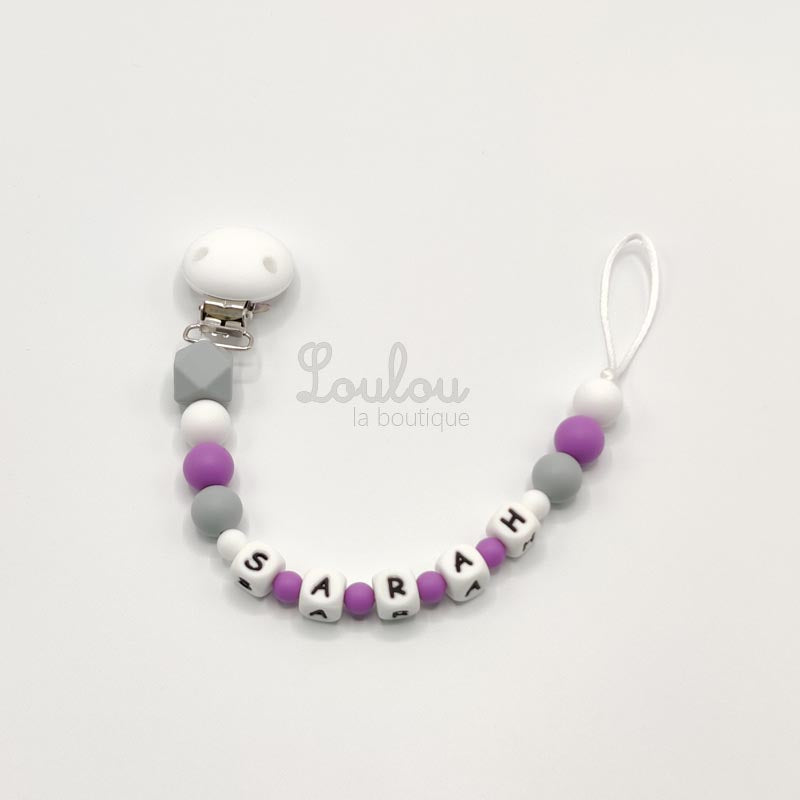 Attache tétine personnalisée 51 - Cadeau naissance -  Attache sucette avec prénom sans BPA fait main avec perles silicone, violet - www.louloulaboutique.com - Accessoire bébé éveil