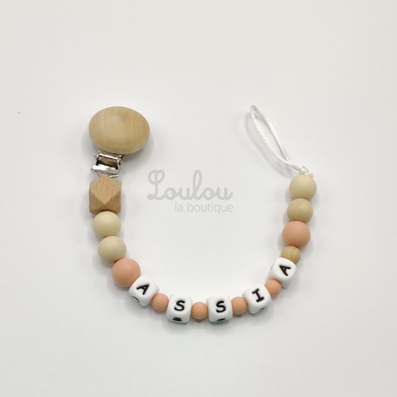 Attache tétine personnalisée 61 - Cadeau naissance -  Attache sucette avec prénom sans BPA fait main avec perles beige, bois, pêche - www.louloulaboutique.com - Accessoire bébé éveil