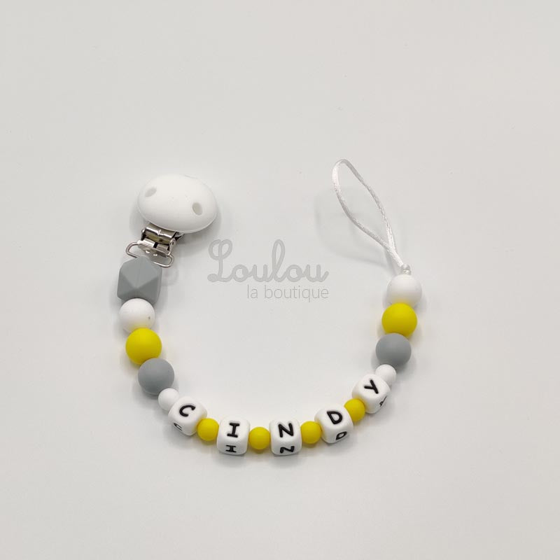Attache tétine personnalisée 9 - Cadeau naissance - Attache sucette avec prénom sans BPA fait main avec perles jaune, silicone - www.louloulaboutique.com - Accessoire bébé éveil