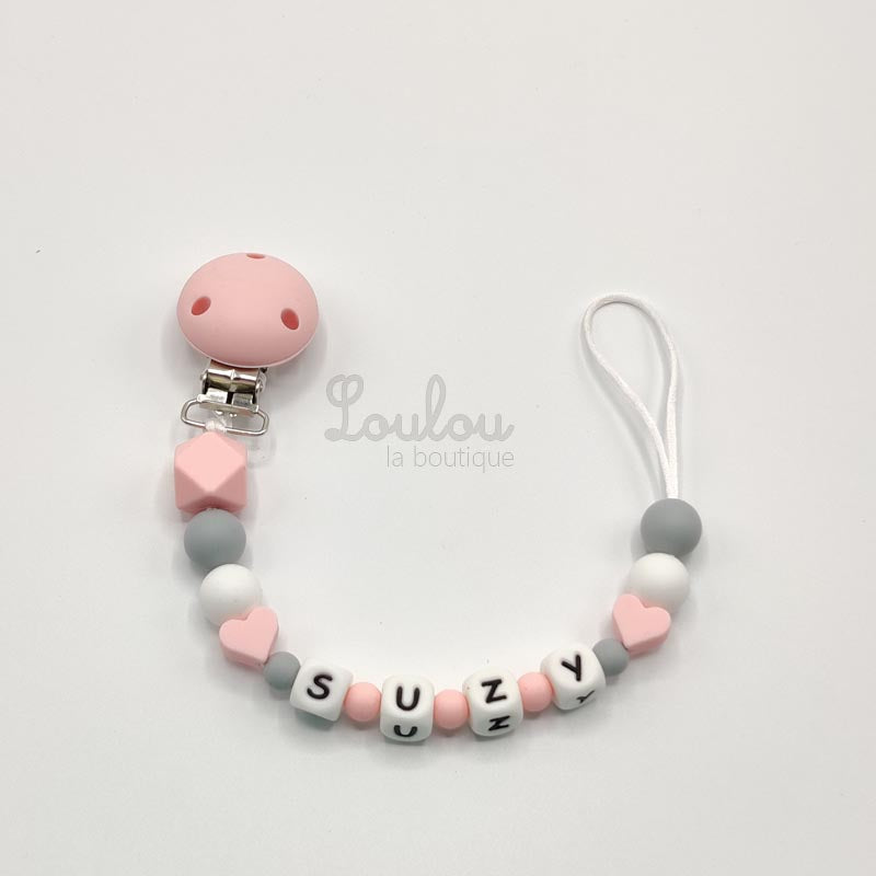 Attache tétine personnalisée 94 - Cadeau naissance - Attache sucette avec prénom sans BPA fait main avec perles coeur, rose, silicone - www.louloulaboutique.com - Accessoire bébé éveil