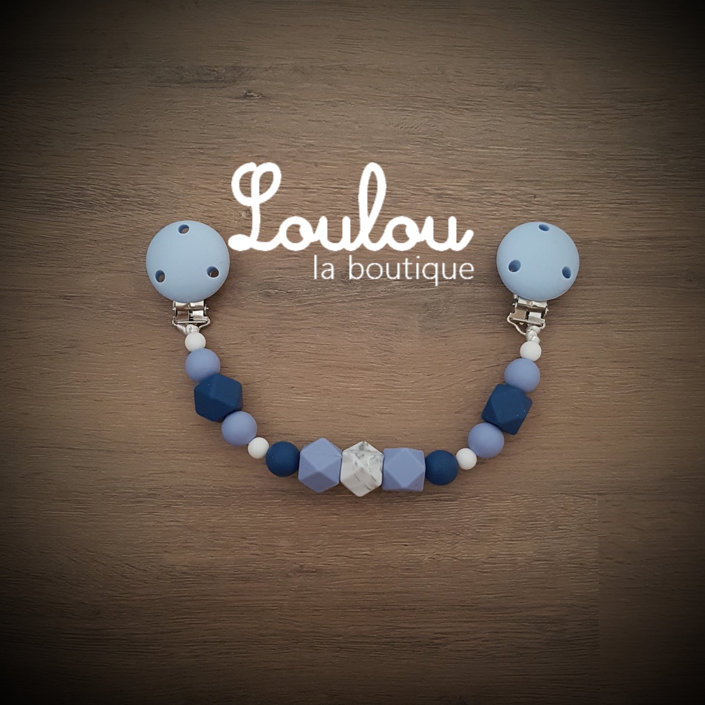 attache doudou attache-doudou Loulou la boutique cadeau naissance éveil dentition accessoire bébé baby shower liste de naissance perle silicone sans BPA BLEU