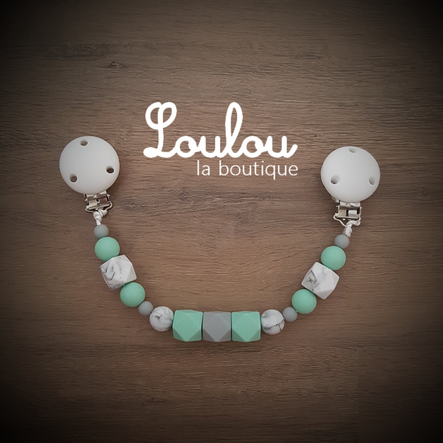 attache doudou attache-doudou Loulou la boutique cadeau naissance éveil dentition accessoire bébé baby shower liste de naissance perle silicone sans BPA VERT